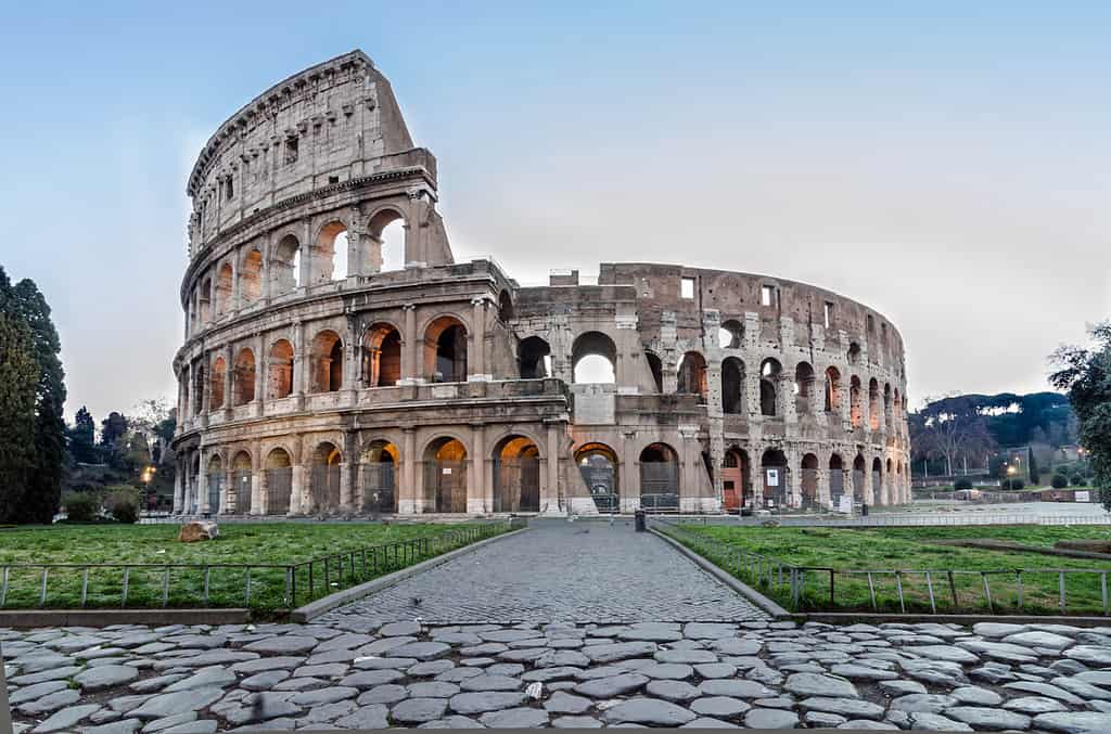 Anfiteatro Flavio Il Colosseo Di Roma Studia Rapido