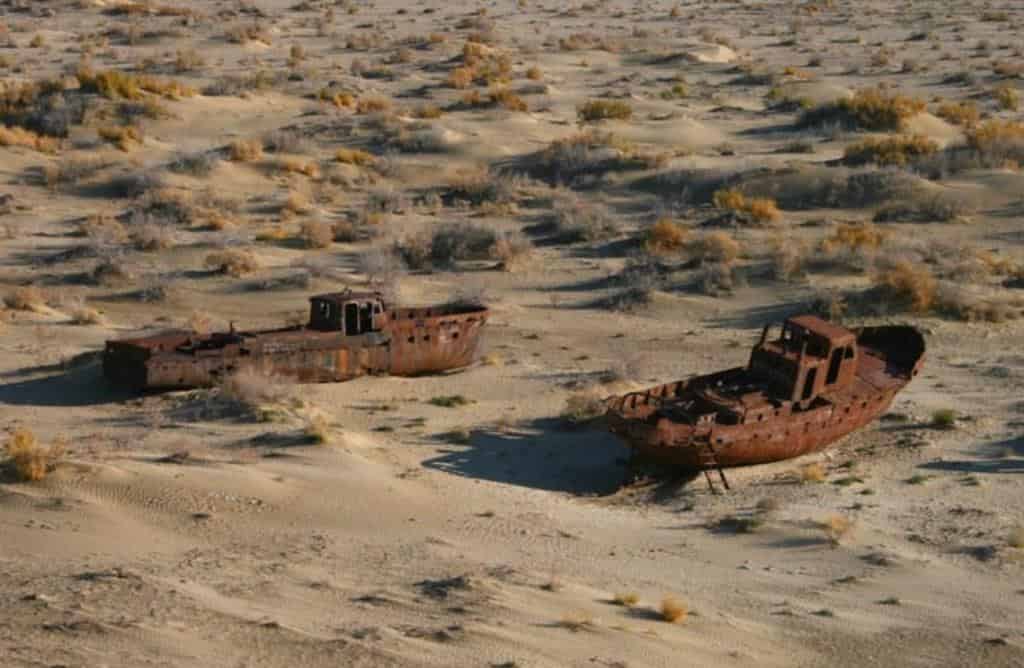 Арал каспий. Аральское море пересохло. Аральское море экологическая катастрофа. Aral Sea 1977. Западное Аральское море.